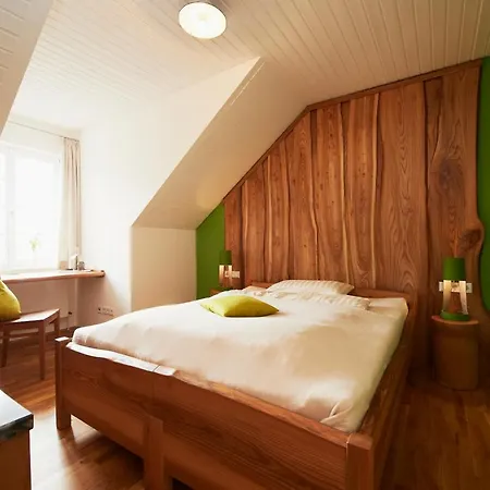 Lindengut Bio & Bio Отель *